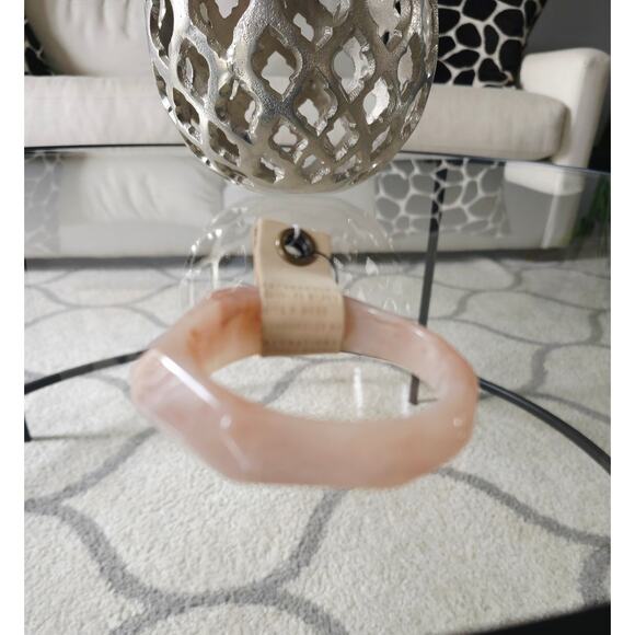 Anthropologie Nude Pink Lucite Bangle NWT - Picture 2 of 3